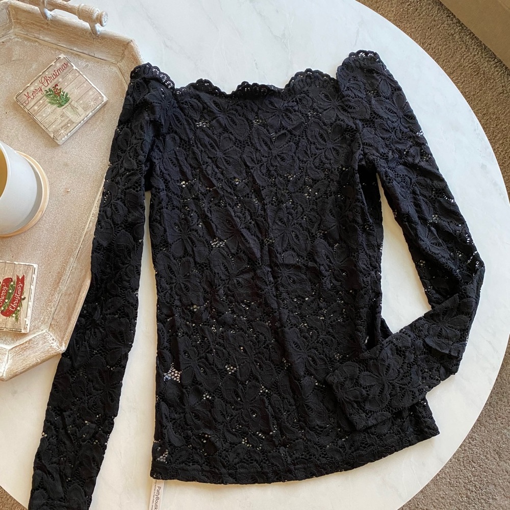 Patty Boutik Black Lace Off-shoulder top